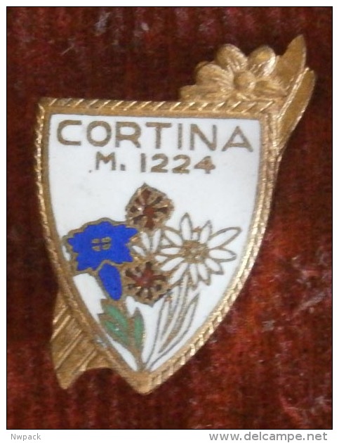 Ski / Skiing - CORTINA   M.1224 -  Enamel Badge / Pin - Sports D'hiver