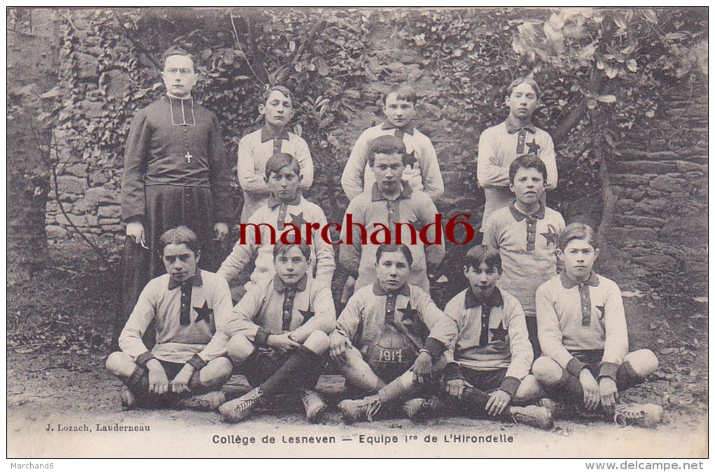 FINISTERE COLLEGE DE LESNEVEN EQUIPE 1re DE L HIRONDELLE Editeur J Lozach  FOOTBALL - Lesneven