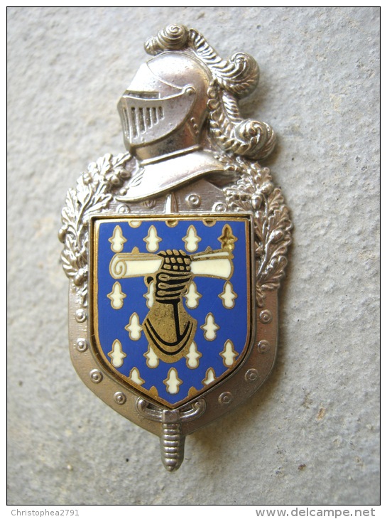 ANCIEN INSIGNE DE LA GENDARMERIE NATIONALE ECU EMAILLE LE CEFGN ETAT EXCELLENT - Police