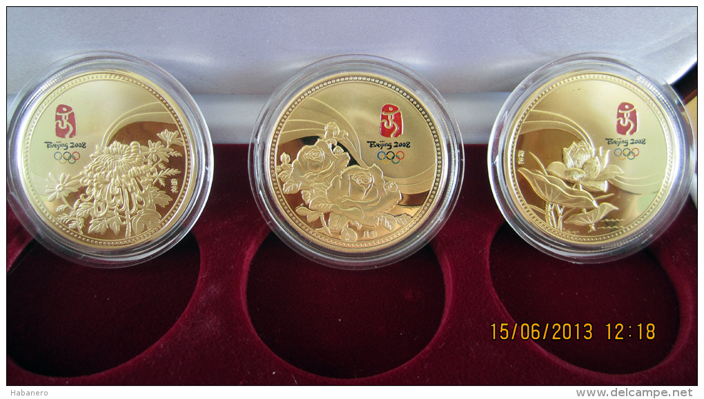 CHINA - BEIJING OLYMPIC GAMES 2008 - FAMOUS FLOWERS MEDALLION SET - VERY UNIQUE SET OF 5 - Kleding, Souvenirs & Andere