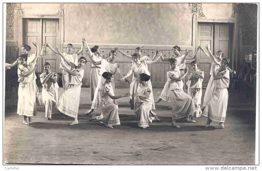 RUSSIA-RUSSIAN SCHOOL-ORTHODOX-DANCING GIRLS-ORIGINAL-VINTAGE-PH OTO-POSTCARD-TOP! ! ! - Russie