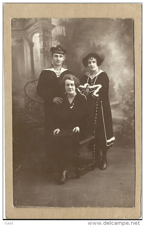 MARIN  DU    CROISEUR  CUIRASSE     GUEYDON     AVEC  SA  FAMILLE - Warships