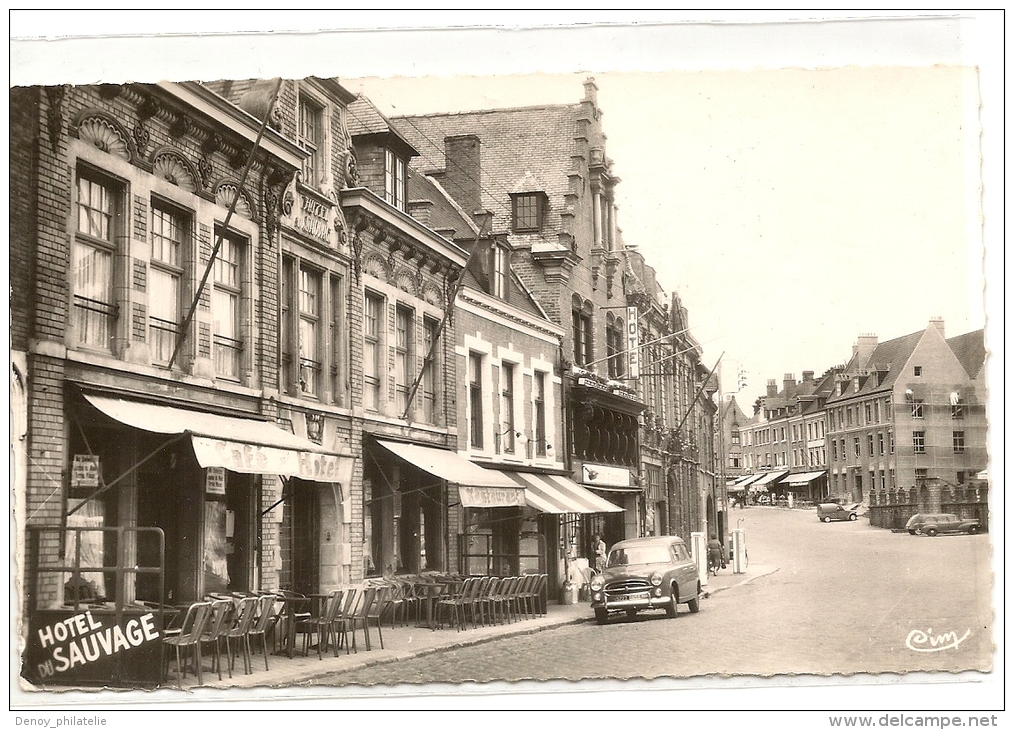 59/  Mont- Cassel -La Place Coté Sud - Hotel Sauvage - - Autres & Non Classés