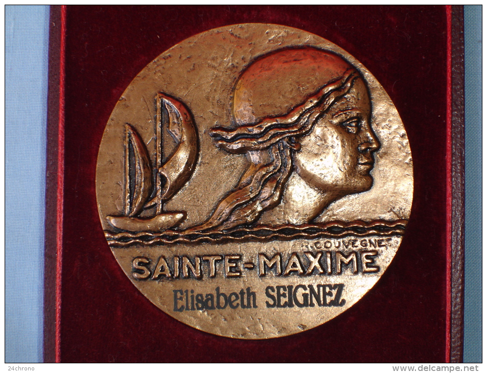 Belle Medaille: Sainte Maxime, Voile, Tete De Femme, Graveur R. Couvegnes (13-2464) - Andere & Zonder Classificatie