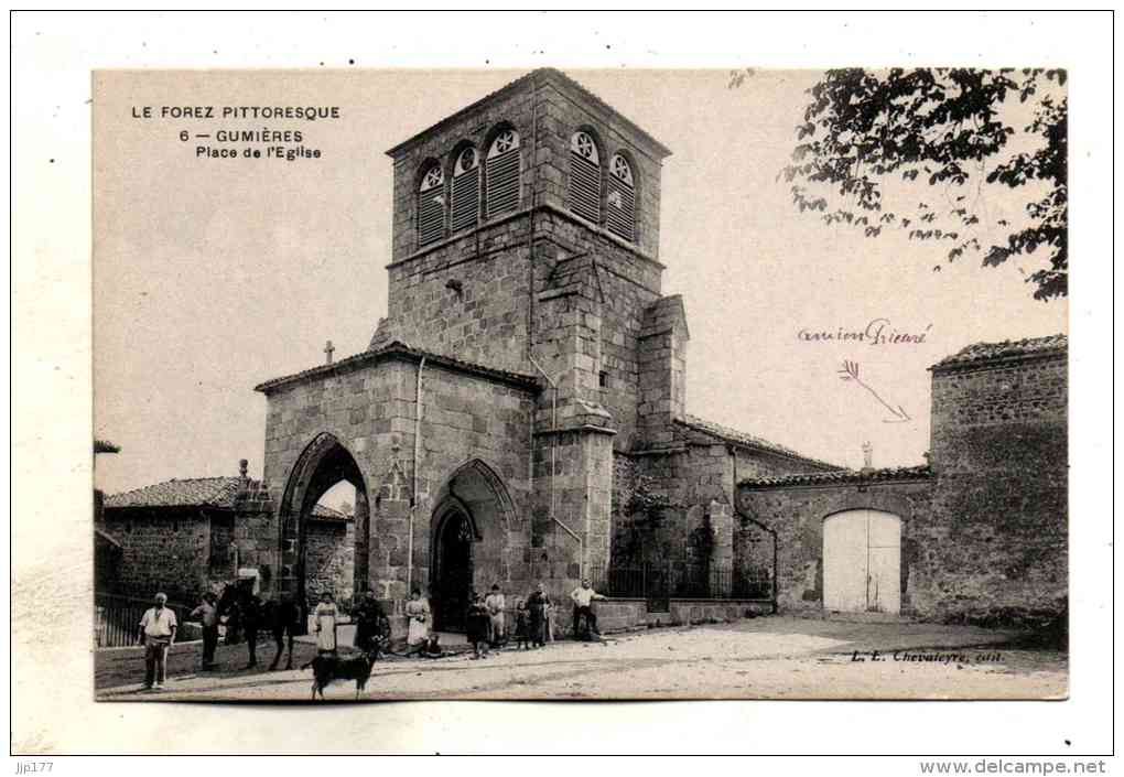 Gumieres Vue Avec Petite Animation Sympa Place De L'Eglise Ancien Prieure Canton Saint Jean Soleymieux Edit Chevaleyre - Saint Jean Soleymieux