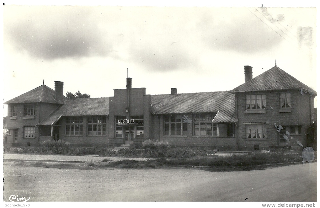 NORD PAS DE CALAIS - 62 - PAS DE CALAIS - RECQUES SUR HEM - Le Groupe Scolaire - CPSM - Ardres