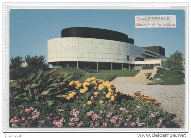 GRENOBLE     /  38   "  VUE GENERALE    "  MAISON DE LA CULTURE    CPM / CPSM  10 X 15 - Grenoble