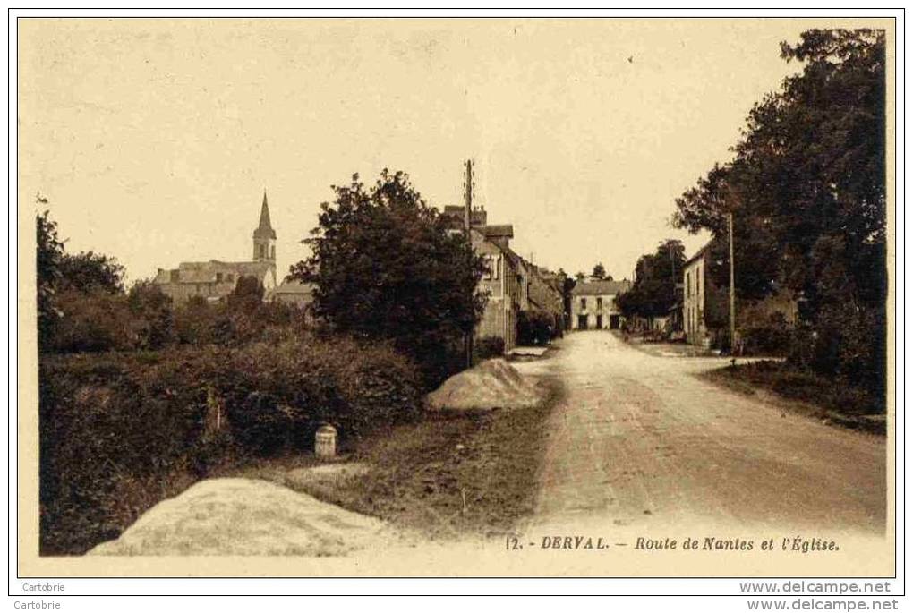 44 - DERVAL - Route De Nantes Et L'Église - Derval
