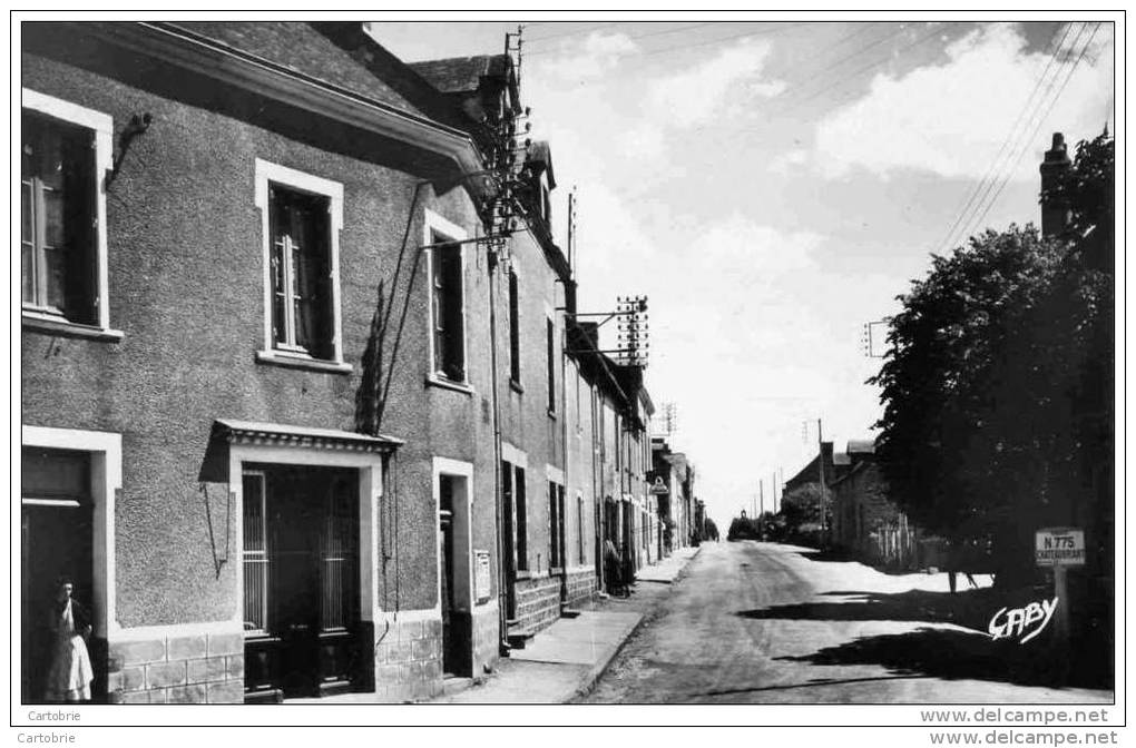 44 - DERVAL - Rue De Châteaubriant - CPSM - Derval