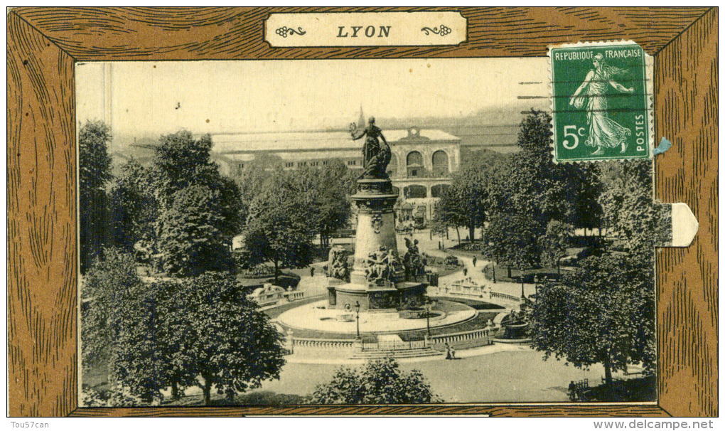 LYON - RHÔNE  (69) - PEU COURANTE CARTE A SYTEME. - Autres & Non Classés