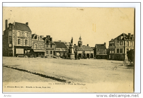 Briouze Place De L'horloge - Briouze