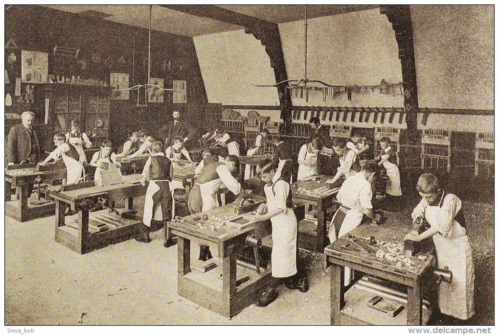 Postcard Board School Carpentry Class Woodwork Boys Children Nostalgia Repro - Escuelas