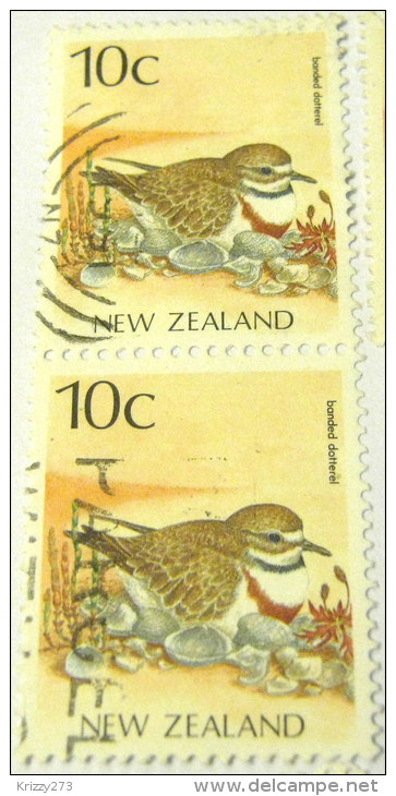 New Zealand 1988 Bird Banded Dotterel 10c X2 - Used - Used Stamps