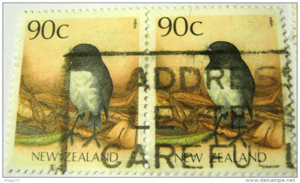 New Zealand 1988 Bird Robin 90c X2 - Used - Used Stamps