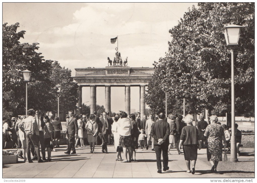 N9565 Brandenburger Tor   Berlin    2 Scans - Porte De Brandebourg