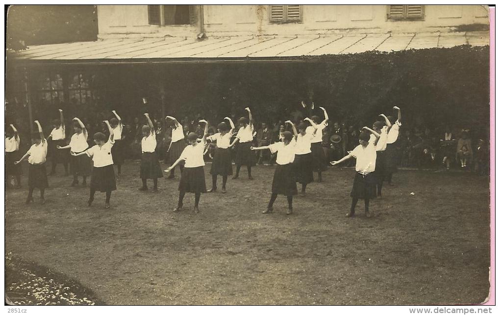 Postcard (old) - Girl Dancers (40402 B) - Tanz