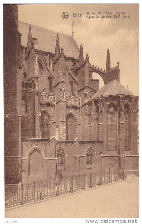 DIEST  Nels écrite En 1922 "Eglise De St Sulpice -côté Latéral  "     Voir Scans - Diest