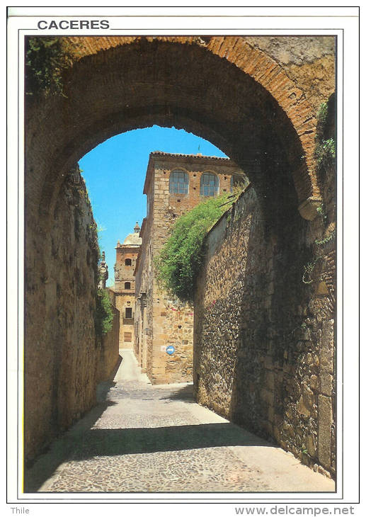 CACERES - Arco Del Adarve - Cáceres