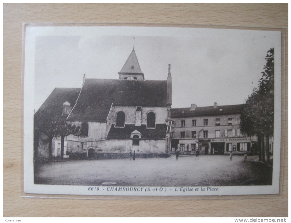 Chambourcy - L'Eglise Et La Place - Chambourcy