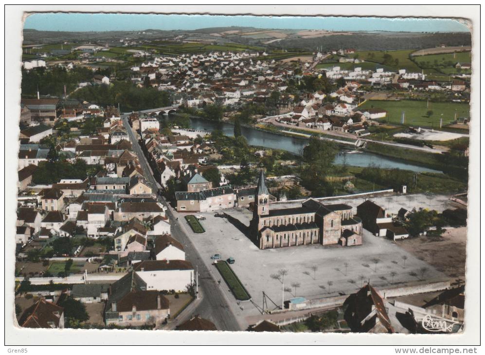 BELLE CPSM COLORISEE GUEUGNON, VUE AERIENNE SUR LA PLACE DE L'EGLISE, SAONE ET LOIRE 71 - Gueugnon