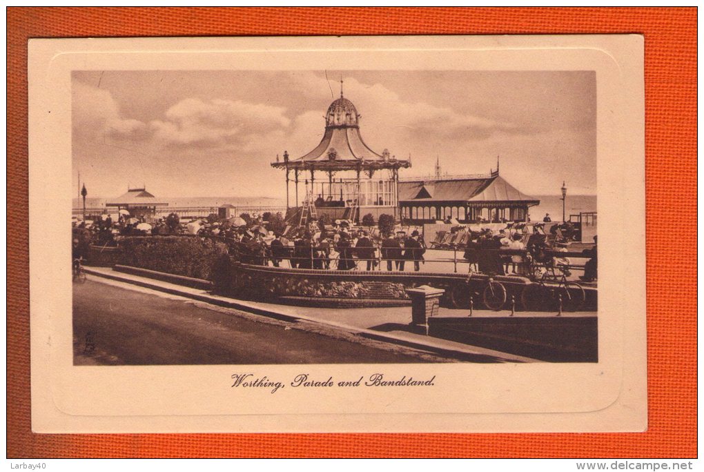 1 Cpa  Worthing Parade And Bandstand - Worthing