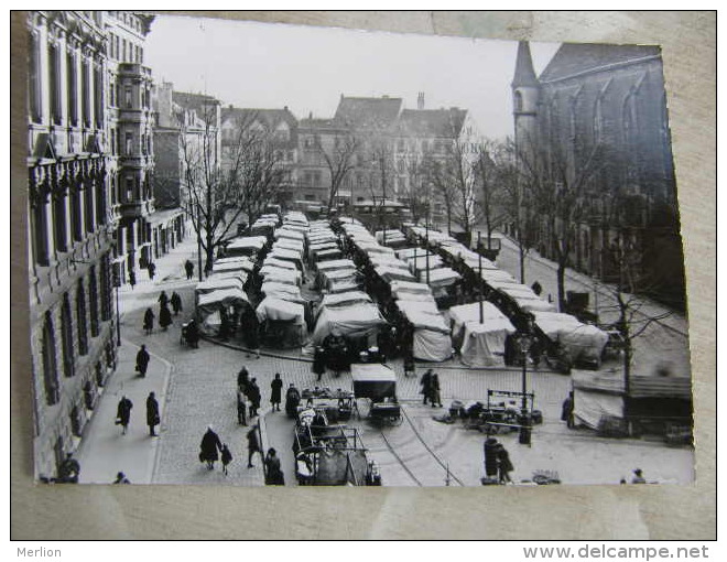 Deutschland - MAGDEBURG   -  Fleischmarkt Auf Dem Johnniskirchhof  Johanniskirchhof  RPPC - D107599 - Magdeburg