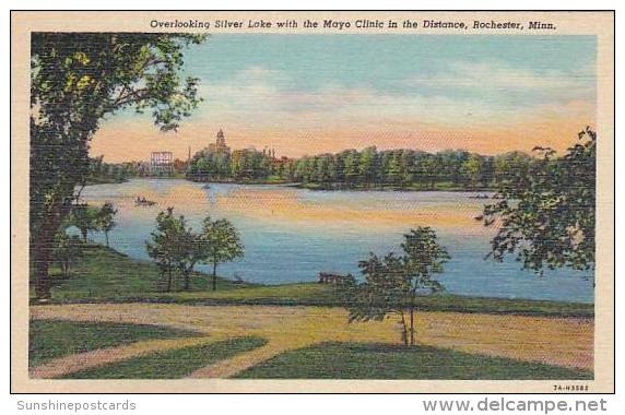 Minnesota Rochester Overlooking Silver Lake With The Mayo Clinic In The Distance - Rochester