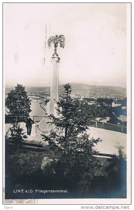 Linz A/d Fliegerdenkmal - Monuments Aux Morts
