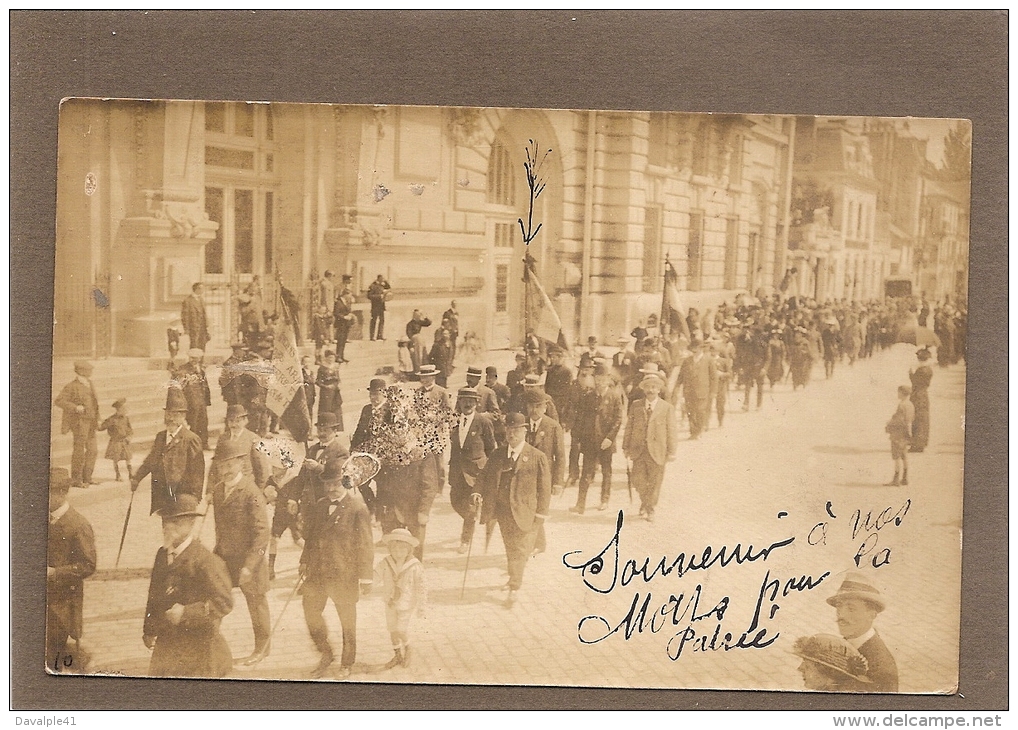 37 TOURS CARTE PHOTO HOMMAGE   AUX MORTS POUR LA PATRIE BON ETAT VOIR  LES 2  SCANS - Tours