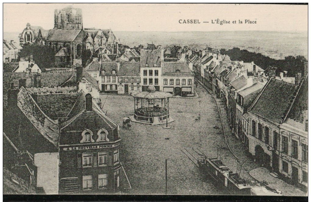 Cpa   CASSEL.   L'Eglise Et La Place, Avec KIOSQUE - Cassel