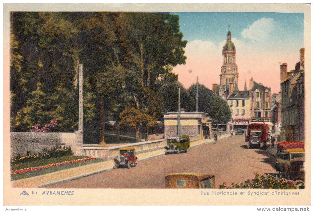 50 - Avranches - Rue Nationale Et Syndicat D'Initiatives. Autobus, Ambulance... - Avranches