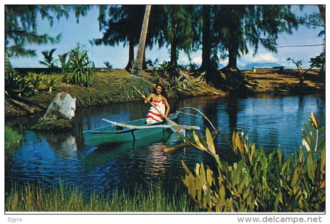 Tahiti  A Young Charling Vahine - Tahiti