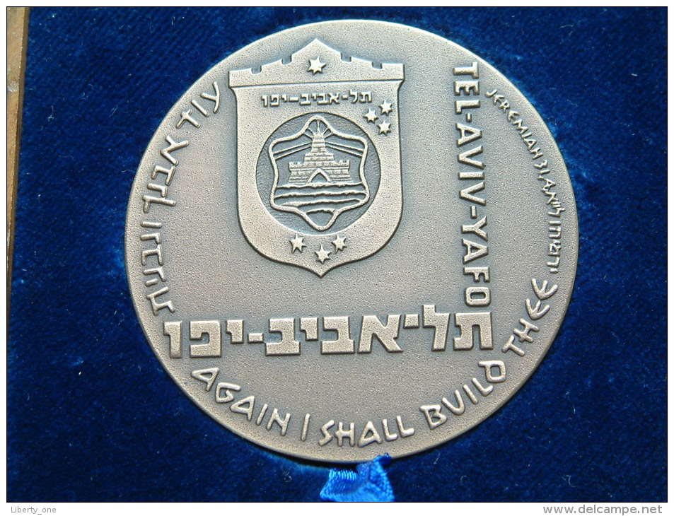 TEL AVIV - YAFO - AWARD MEDAL 5733-1973 In Original Wooden Box - Total 308 Gr. Israel ( For Grade, Please See Photo ) !! - Autres & Non Classés