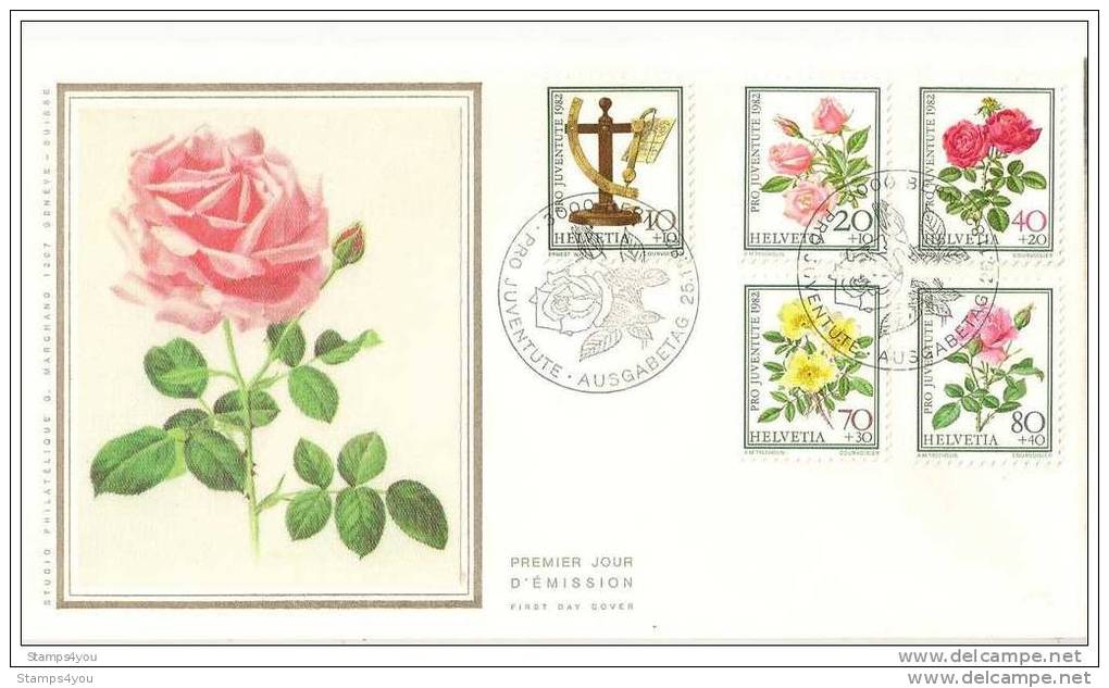 TH - 12232 - Superbe Enveloppe Suisse En Soie Avec Série Pro Juventute 1982 "Roses" - Roses