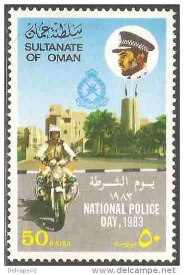 Oman 1983 Mi 249 SG 279 ** Police Motorcyclist + Police Headquarters – National Police Day / Motorradstreife, Polizei - Oman