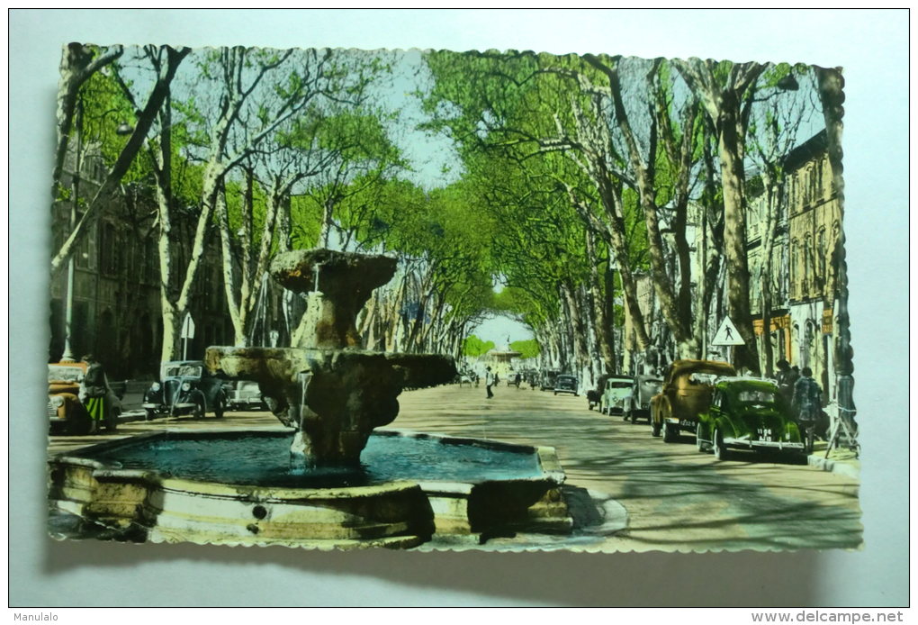 D 13 - Aix En Provence - Fontaine Des Neuf Canons Sur Le Cours Mirabeau - Aix En Provence