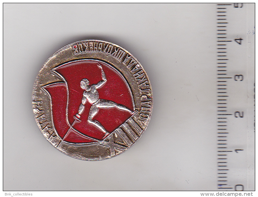 USSR Russia Old Sport Pin Badge - School Sport Games Spartakiada 1974 Alma -Ata - Fencing - Fechten