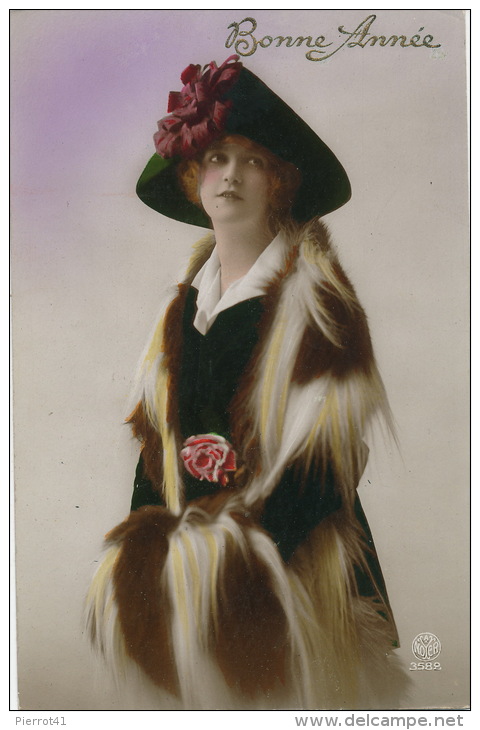 FEMMES - FRAU - LADY - Jolie Carte Fantaisie Portrait Femme Avec Chapeau De "Bonne Année" - Femmes