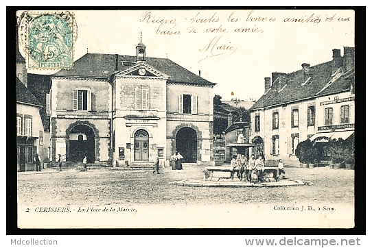 89 CERISIERS / La Place De La Mairie / - Cerisiers