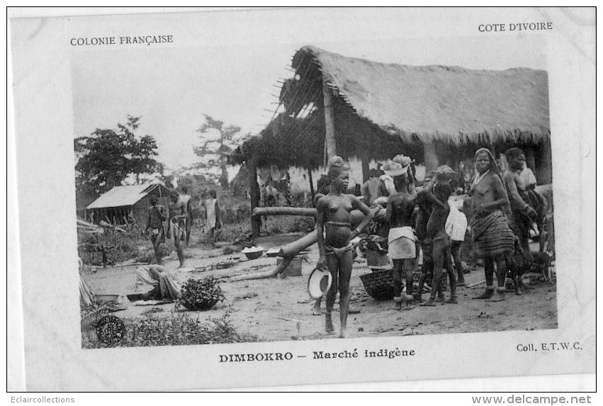 Afrique  Côte D'Ivoire   Un Marché  A Dimbokro  ( Femmes Seins Nues) - Ivory Coast