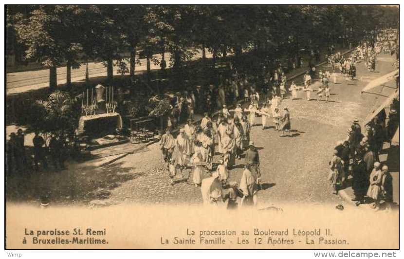 Molenbeek - La Paroisse St Rémy / La Procession Au Bd Léopold II - Molenbeek-St-Jean - St-Jans-Molenbeek