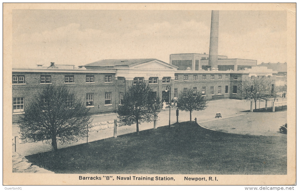 ( CPA ÉTATS UNIS )  NEWPORT  / Barracks  " B ", Naval Training Station  - - Newport News