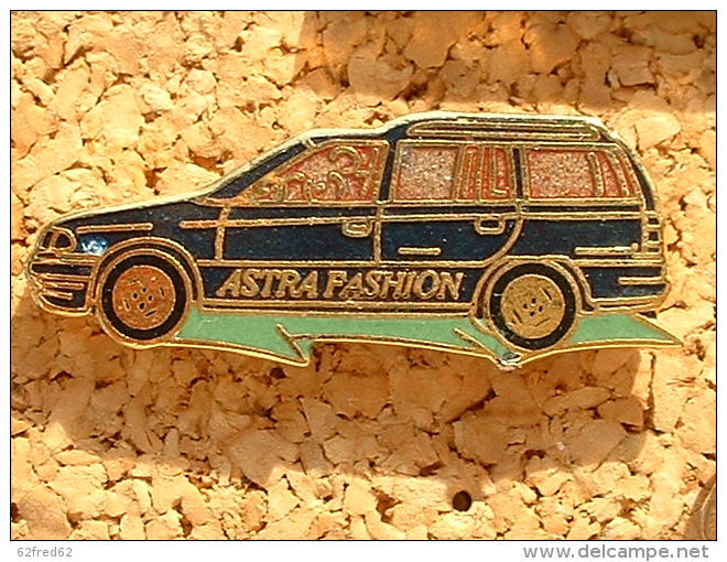 Pin´s  OPEL ASTRA FASHION - Opel