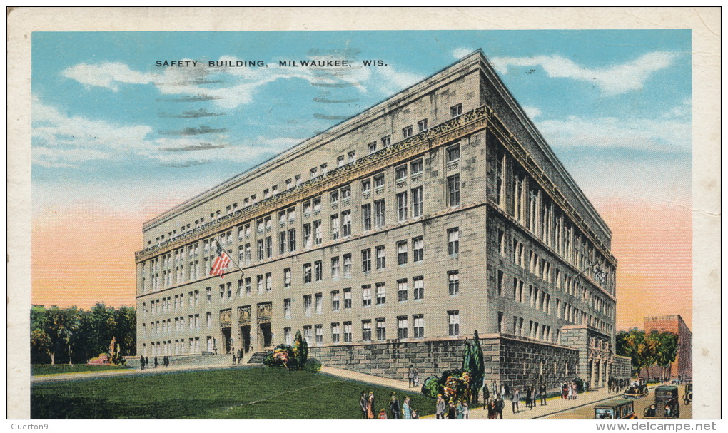 ( CPA ÉTATS UNIS )  MILWAUKEE  /  WISCONSIN  /   Safety Building  - - Milwaukee