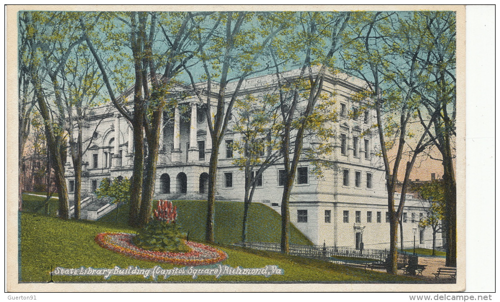 ( CPA ÉTATS UNIS )  RICHMOND  /  VIRGINIA /  State Library Building ( Capitol Square ) - Richmond