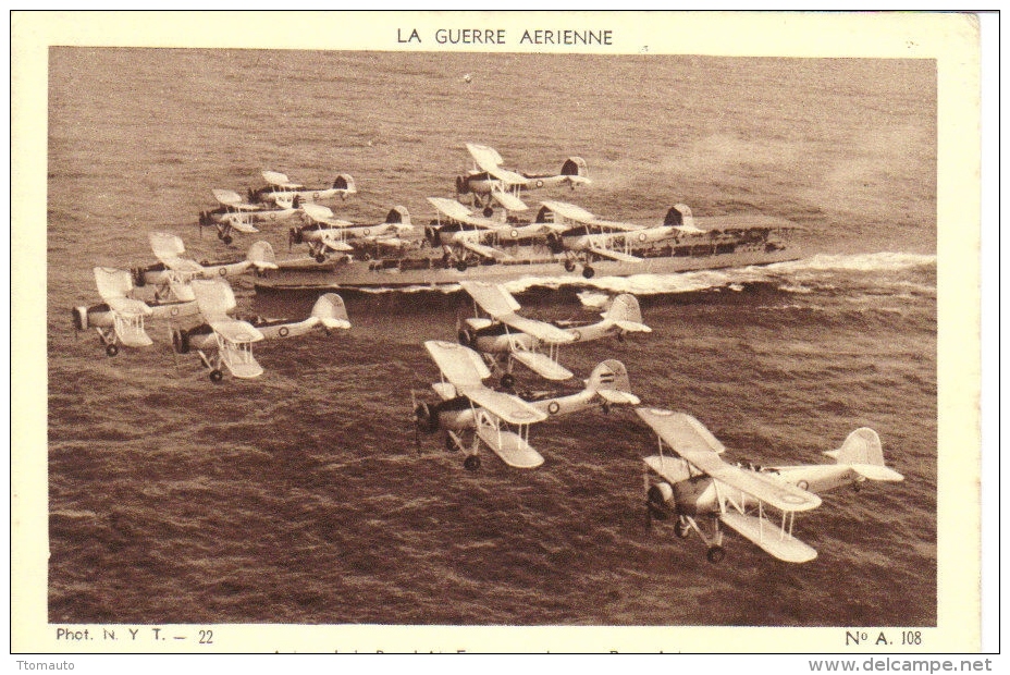 Avions De La Royal-Air-Force Survolant Un Porte-Avions  -  CP - 1939-1945: 2nd War