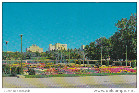 Canada Saskatchewan Regina Looking North Across Wascana Lake - Autres & Non Classés