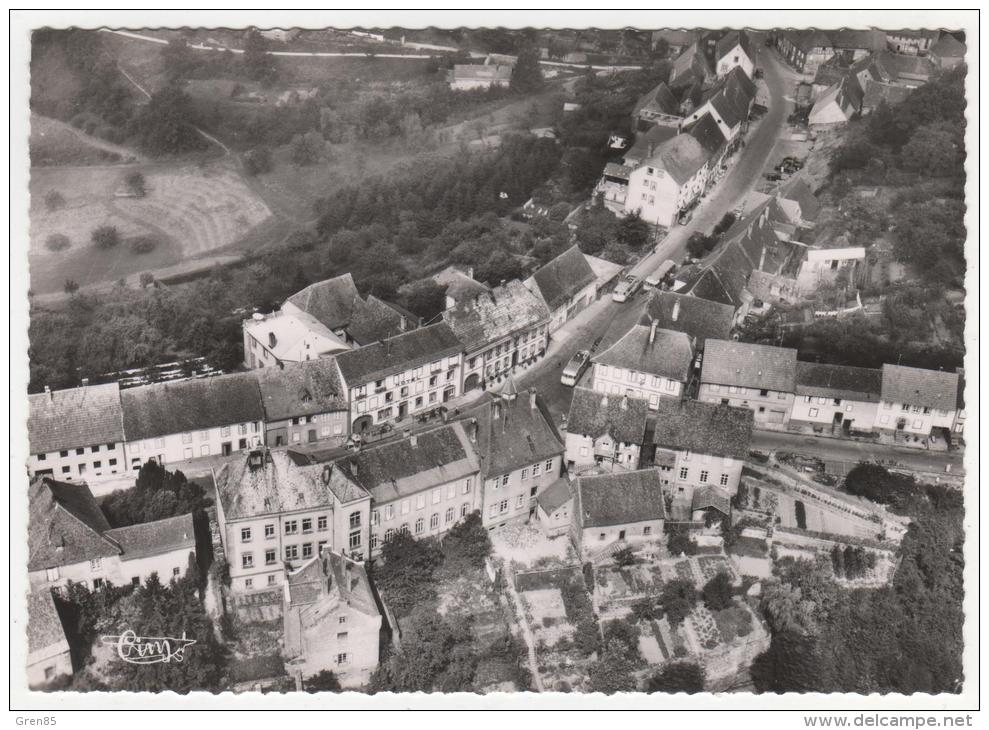 BELLE CPSM LA PETITE PIERRE, VUE AERIENNE, HOTEL, RESTAURANT, BOULANGERIE, BAS RHIN 67 - La Petite Pierre