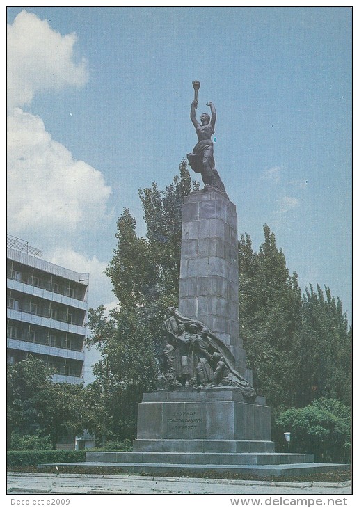 ZS46112 Monument To Heroes Of Ypung Communist League     2 Scans - Moldavie