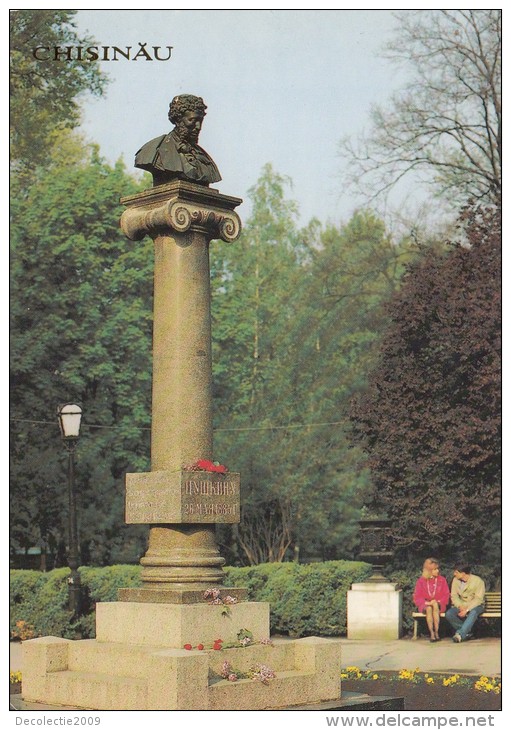 ZS46133 Monument To A S Pushkin   Chisinau    2 Scans - Moldavië